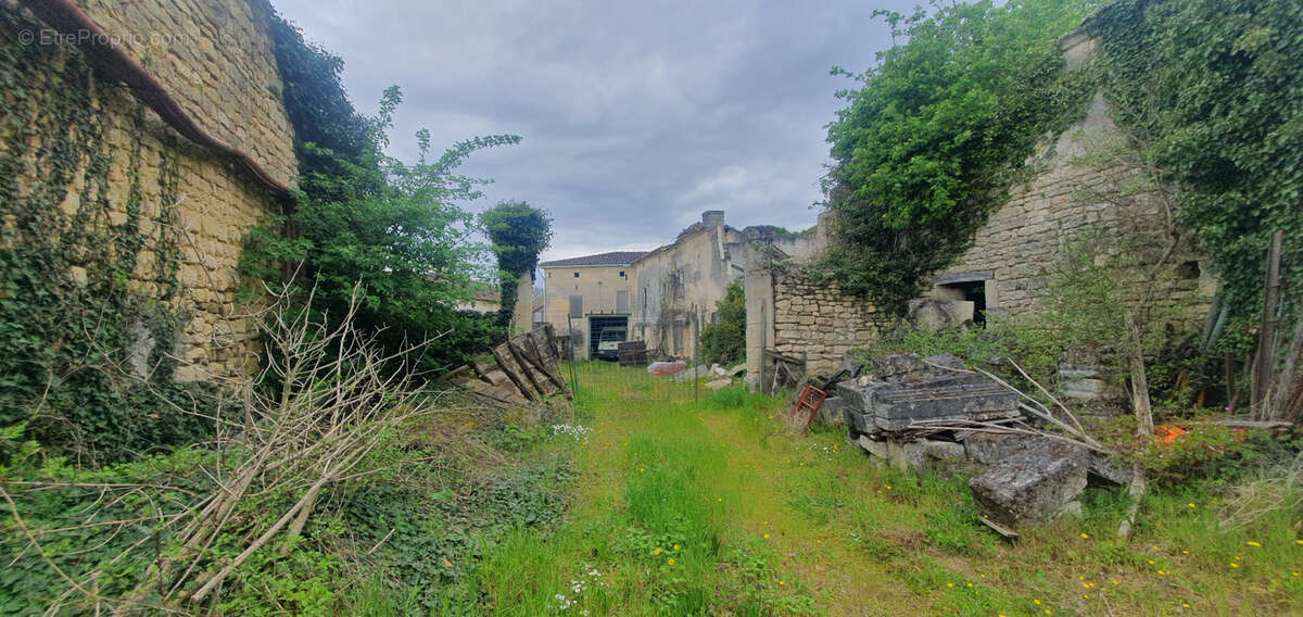 Maison à CHAMPMILLON