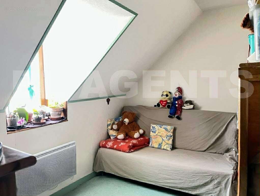 6677323d-c9b4-4404-b56c-6649c8164b4c - Commerce à VILLENEUVE-SUR-YONNE