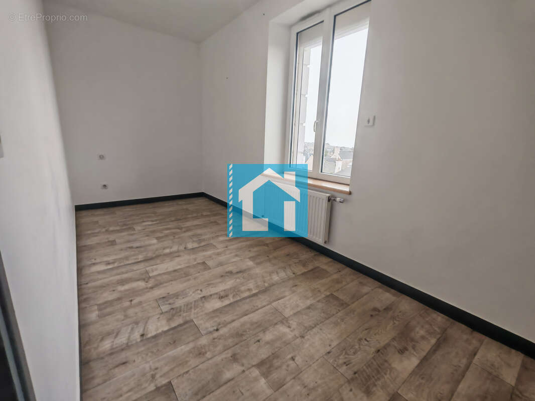Appartement à DONVILLE-LES-BAINS