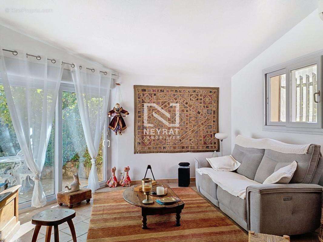 Fayence maison de plain-pied avec 3 chambres et dependances - photo 7