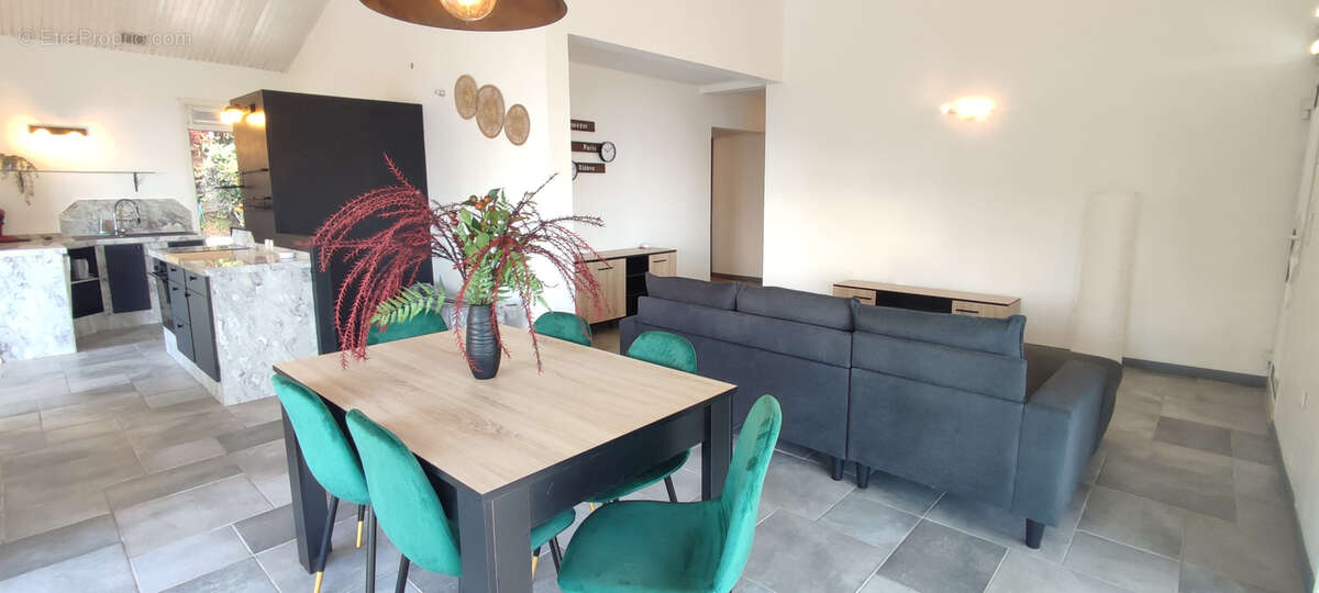 Maison à LES TROIS-ILETS