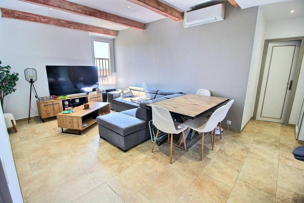 Appartement à CARQUEIRANNE