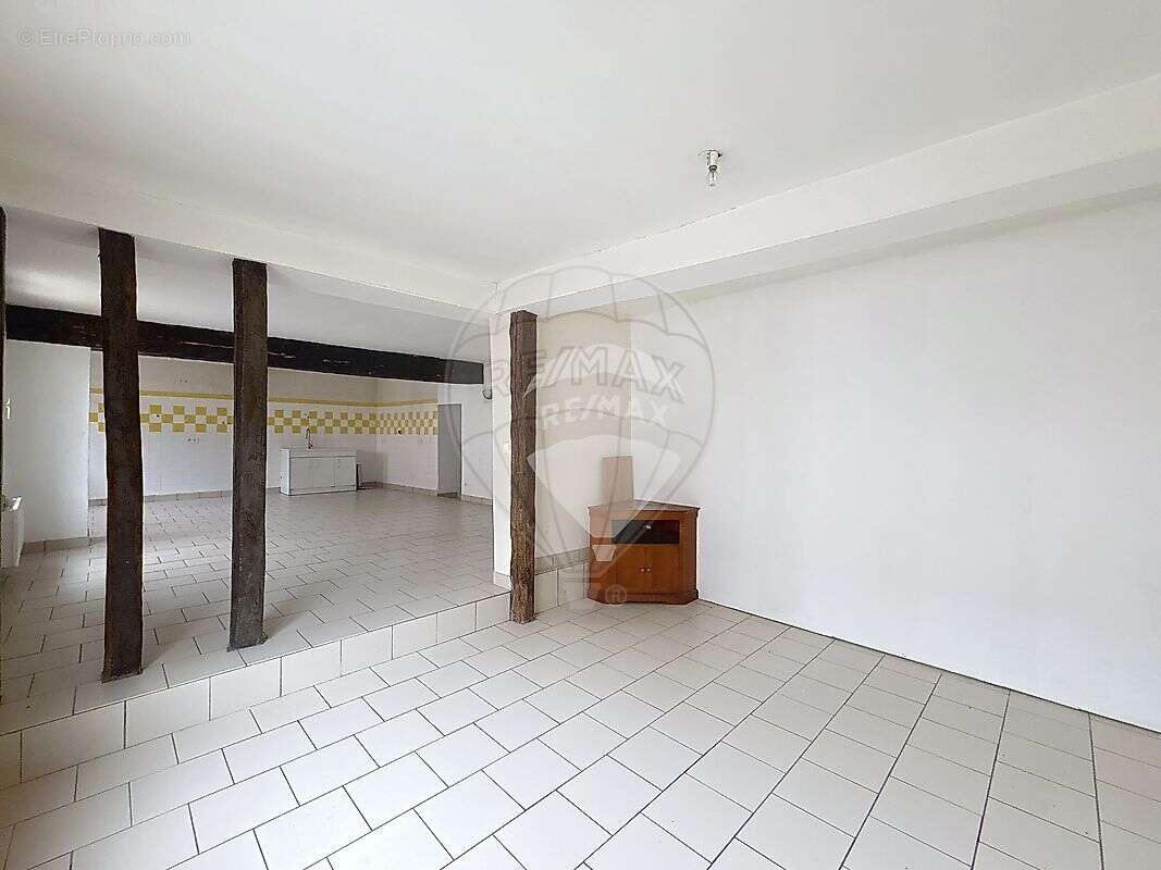 Maison à VILLENEUVE-L'ARCHEVEQUE