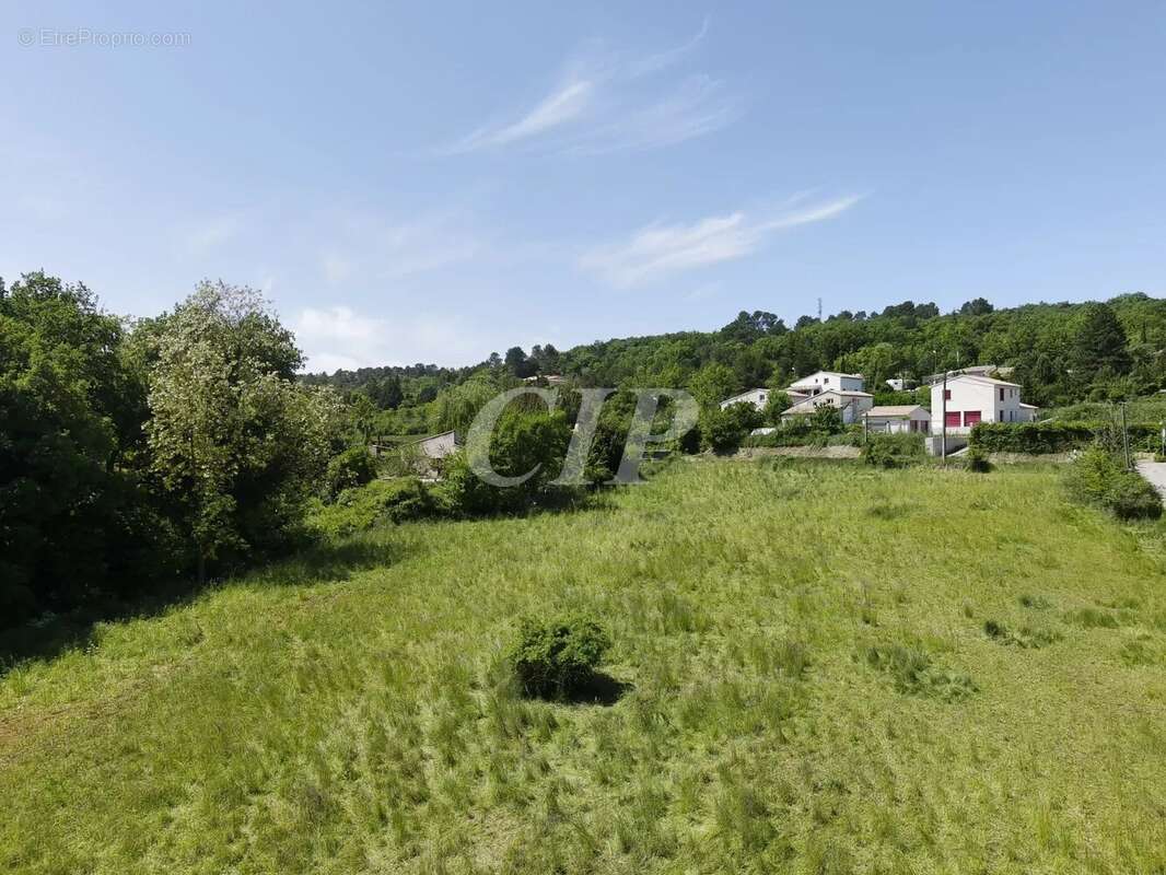 Terrain à MONTMEYAN