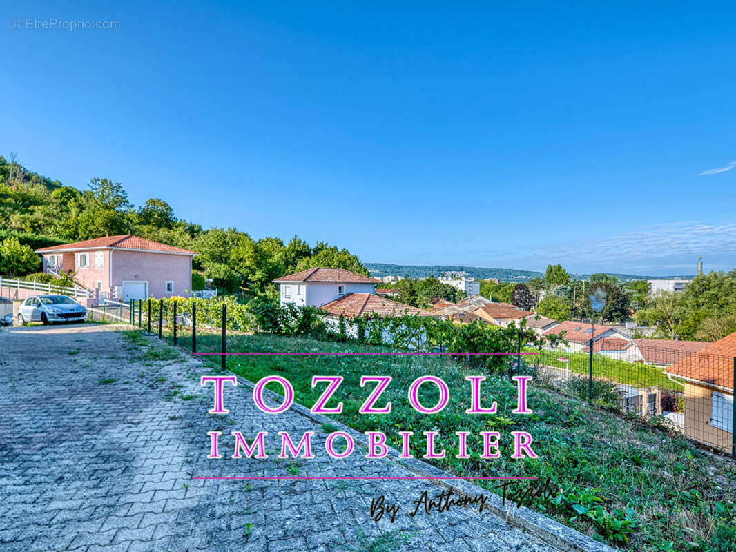 Maison à BOURGOIN-JALLIEU