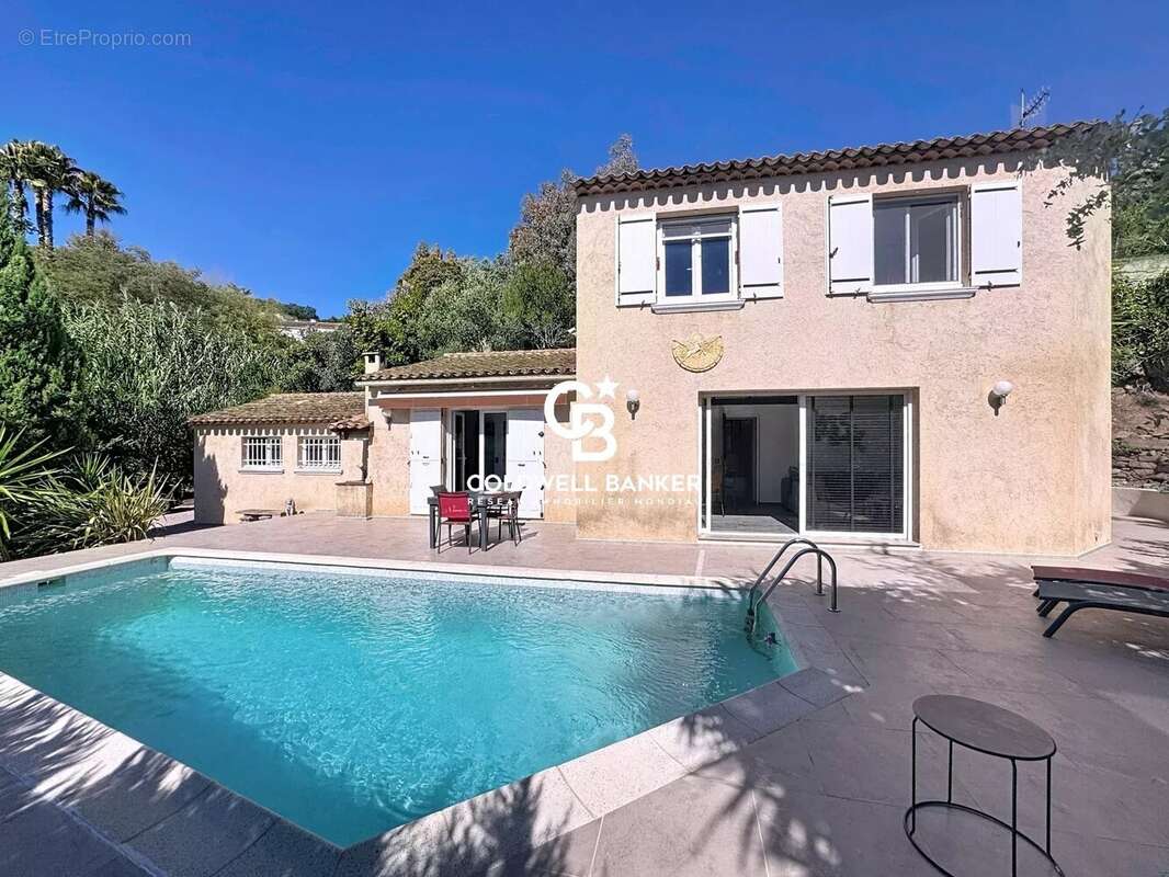 Maison à LES ADRETS-DE-L&#039;ESTEREL