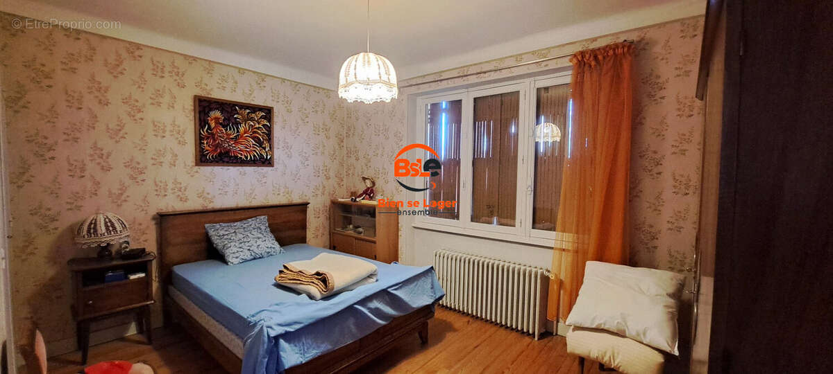 BSLE Agence immobilière Bien Se Loger Ensemble Cébazat -  IMMOBILIER MAISON AIGUEPERSE 3 CHAMBRES VUE PANORAMIQUE GRANGES - Maison à AIGUEPERSE