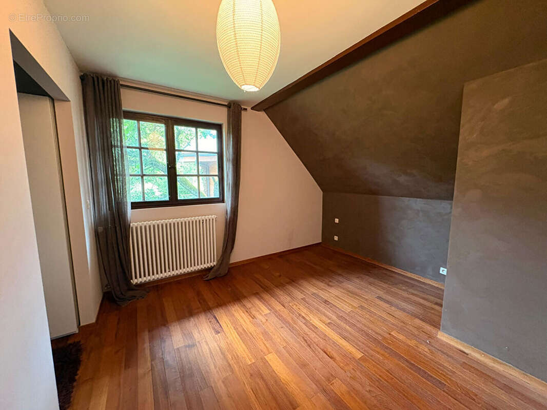 Maison à PERS-JUSSY