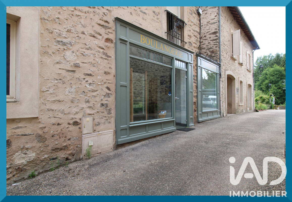 Photo 1 - Commerce à SAINT-YBARD