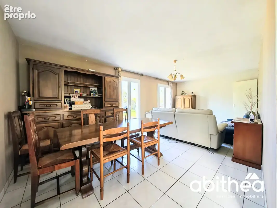 Maison de 98 m2 à rafraîchir sur un terrain de 2000 m2 - photo 3