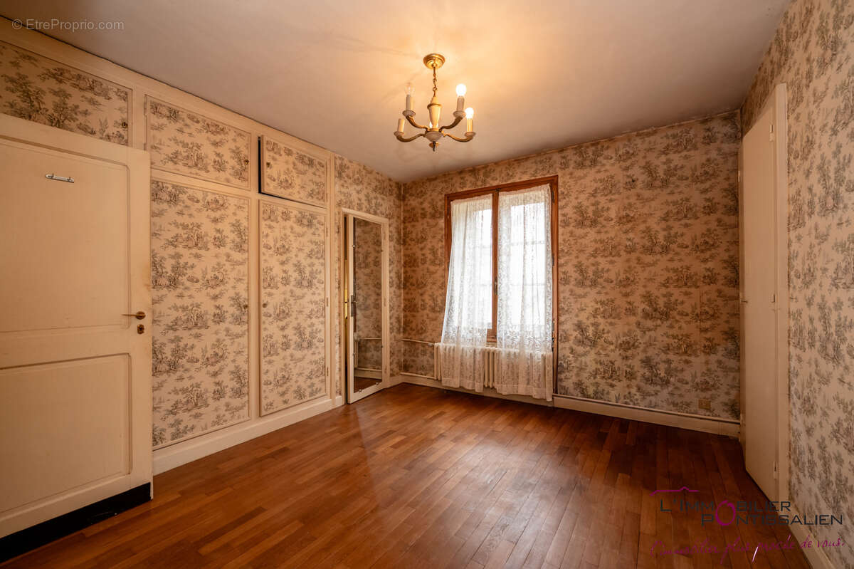 MAISON DE 208 m2 SUR 733 m2- Proche frontière - photo 13