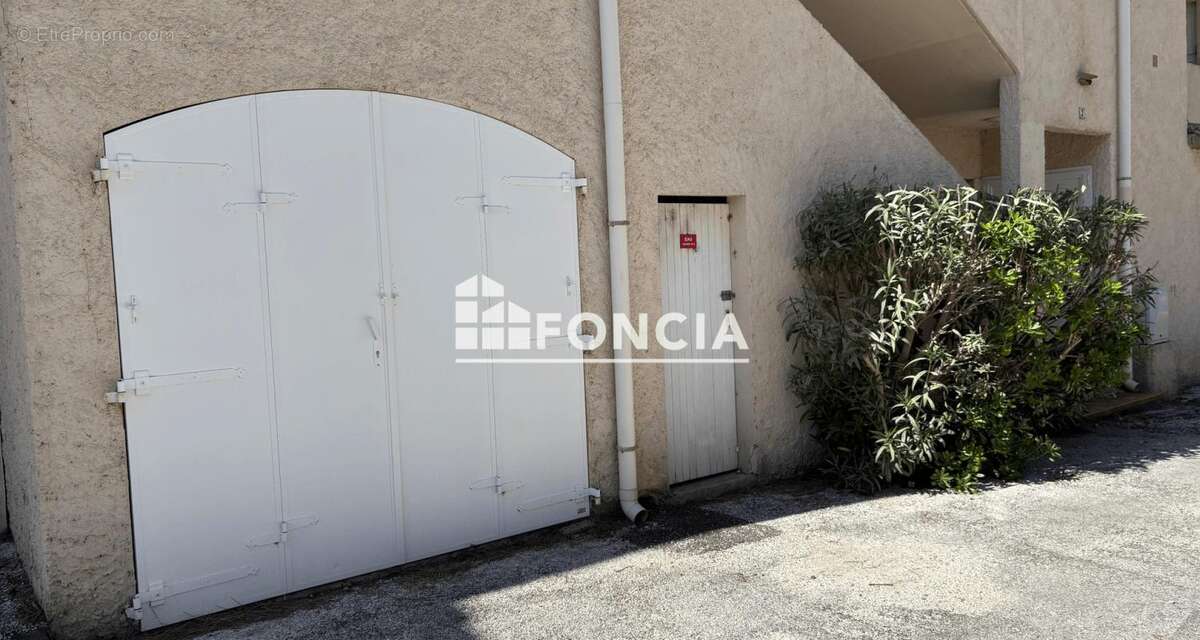 Sur le port d 'Hyères Appartement de type 3 avec garage - photo 8