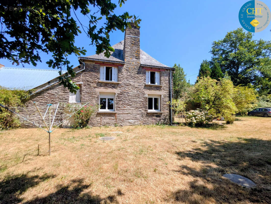 Charme et Authenticité : Longère en pierres sur vaste terrain à Monteneuf (56380) - photo 38