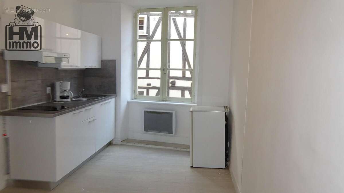 Appartement à SAINT-LEONARD-DE-NOBLAT