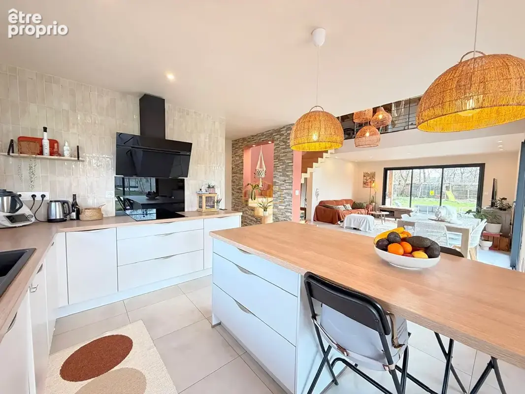 Maison contemporaine avec piscine, studio et garage à vendre à Salles - photo 8