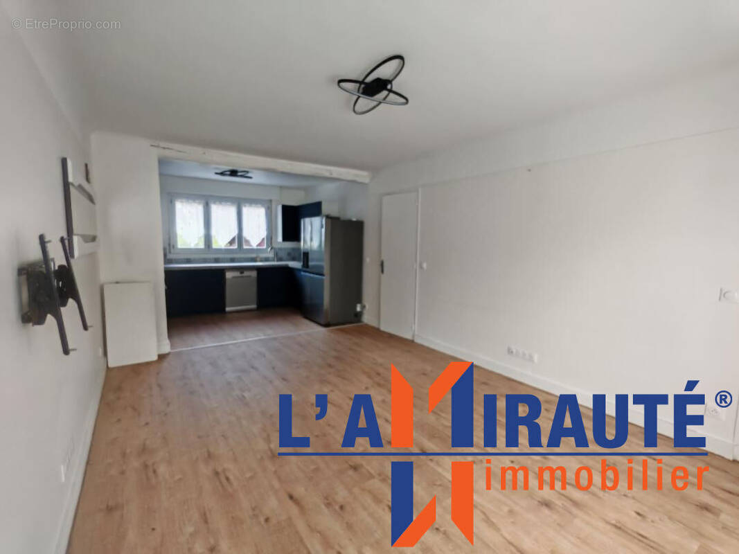 Appartement à SARTROUVILLE