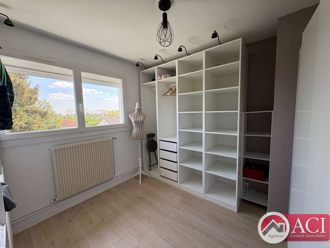 Maison à SAINTE-GENEVIEVE