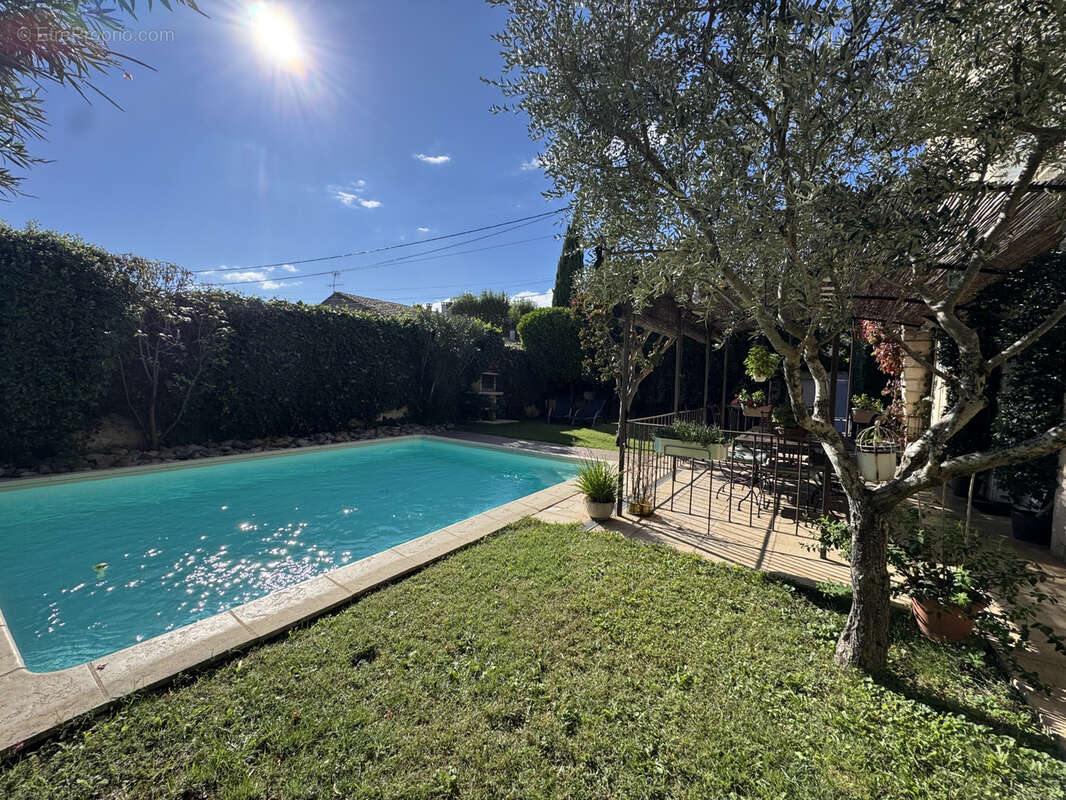 Maison à MONTELIMAR