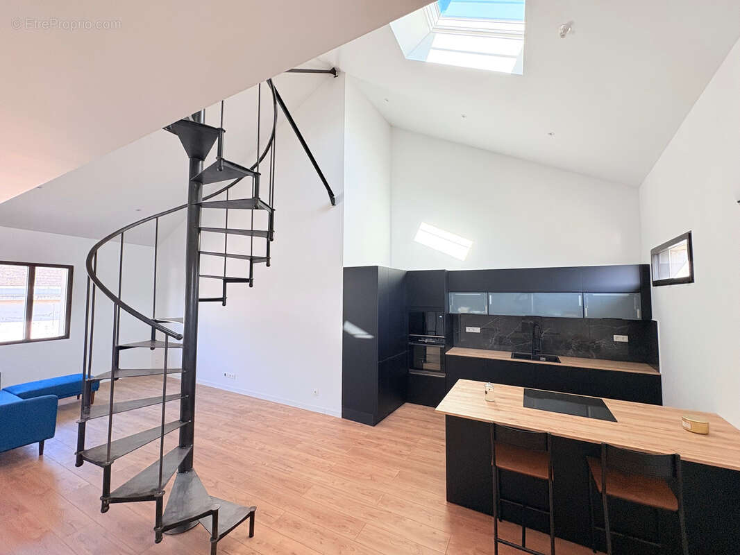 A VENDRE - Duplex d'exception   110 m2 habitables   Dernier étage   Amboise - photo 3