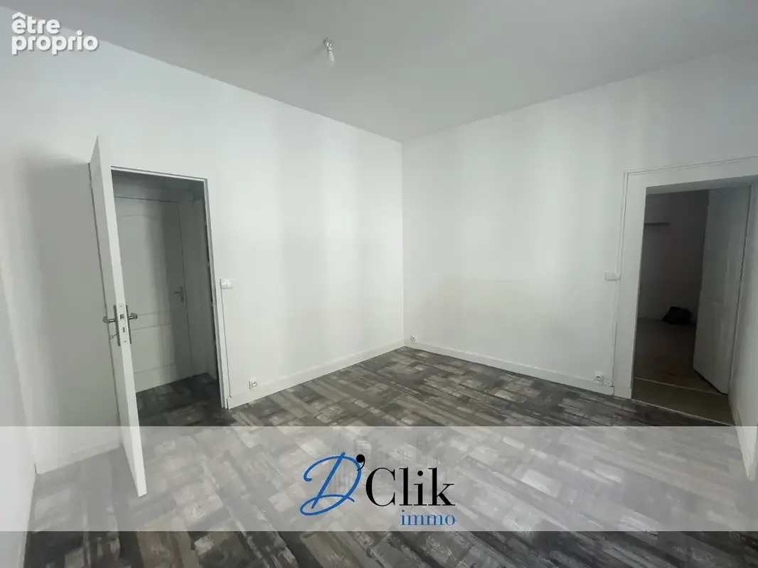 T2 en plein centre ville de LAVAL - Rive gauche  Idéal pour investissement locatif ! - photo 5