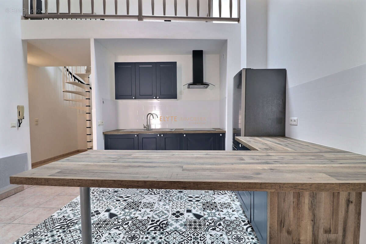 Appartement à SAINT-CHAMAS