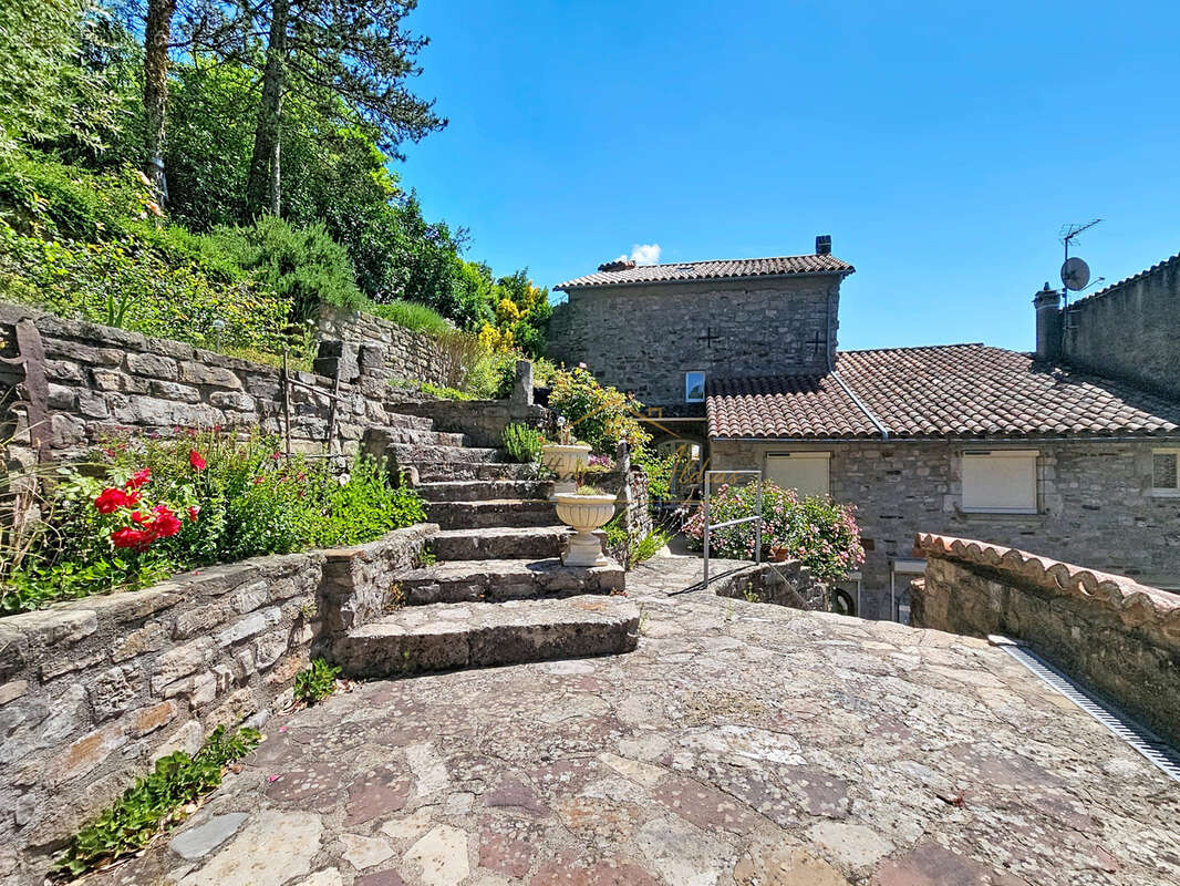 Maison à SAINT-FELIX-DE-SORGUES