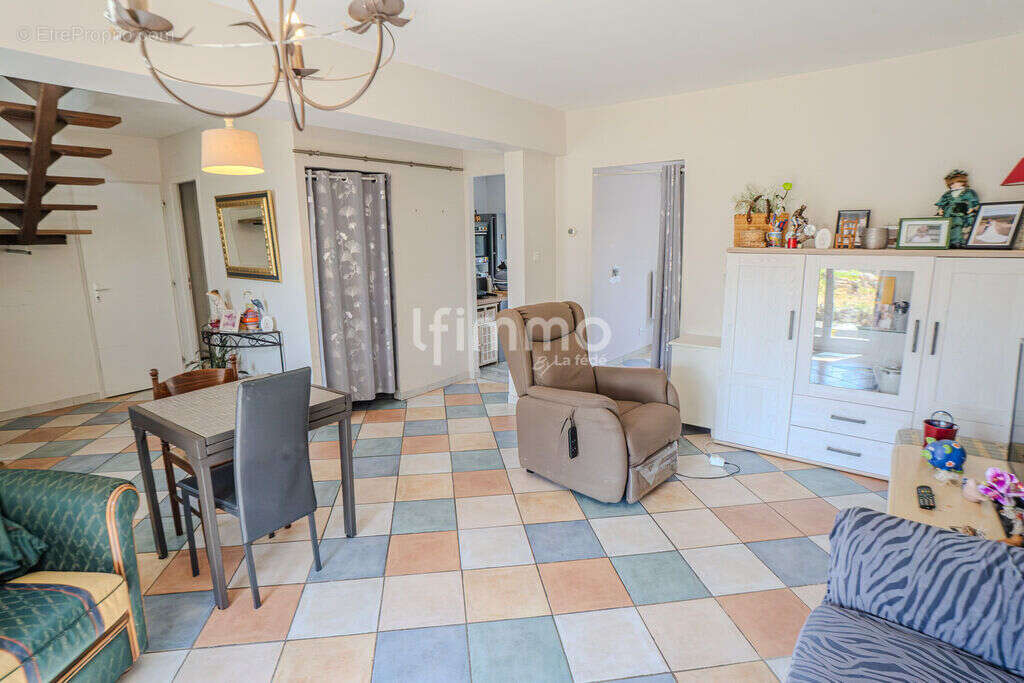 Maison familiale 4 chambres, garage et jardin - Carcassonne St G - photo 4