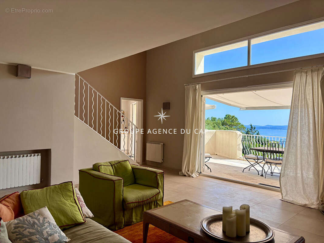 À vendre villa beaux volumes 6 chambres vue mer sud-ouest parkings aux issambres - photo 6