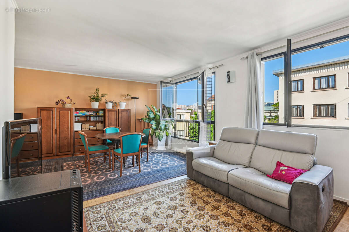 Appartement à NANTERRE