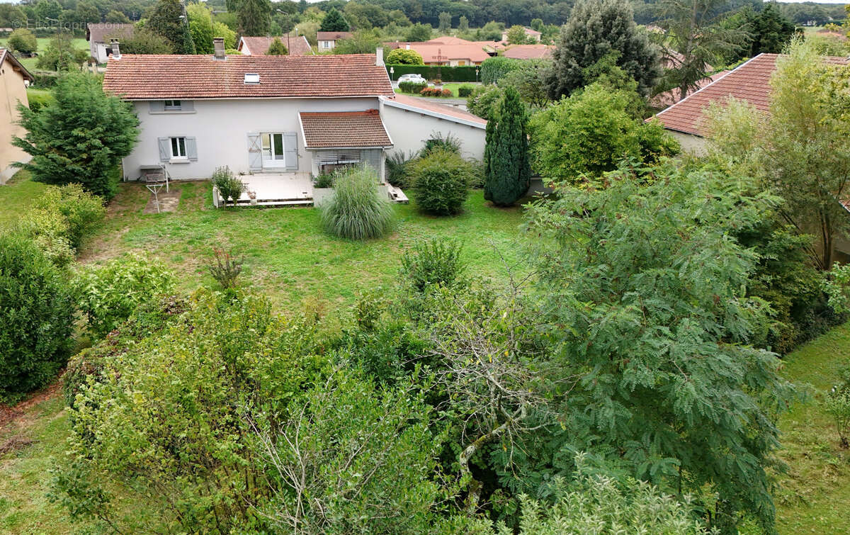 Maison à SAINT-NIZIER-LE-DESERT