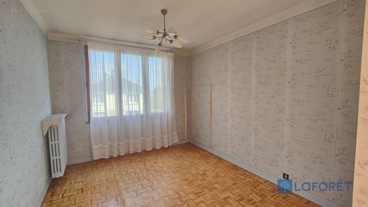 Maison à OLLAINVILLE