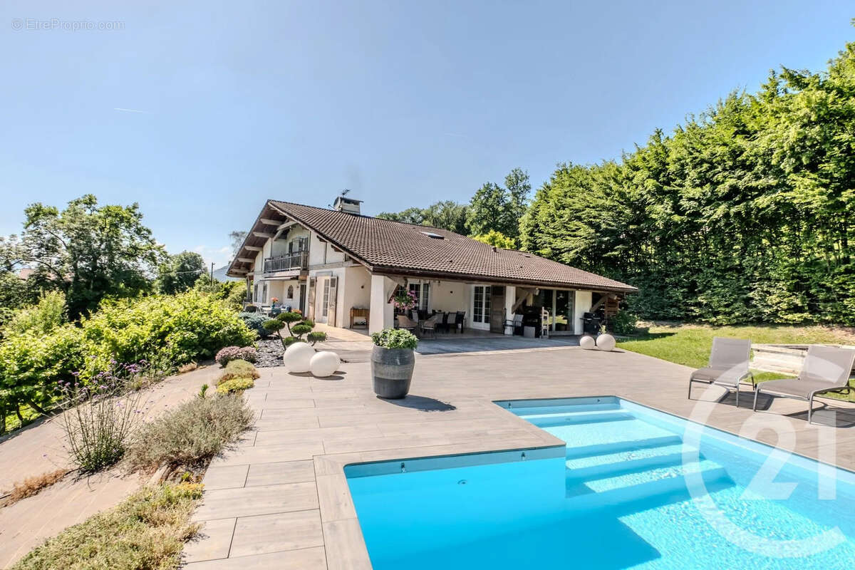 Maison 337 m² à Thyez  - photo 8