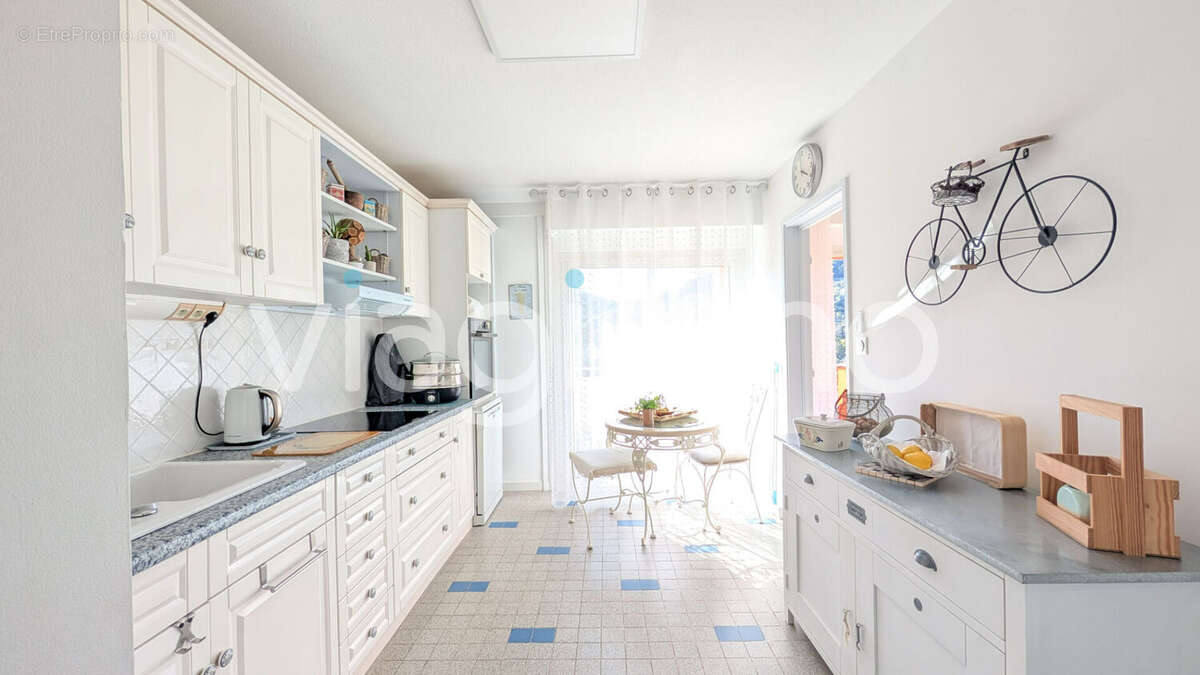Appartement à VALLAURIS