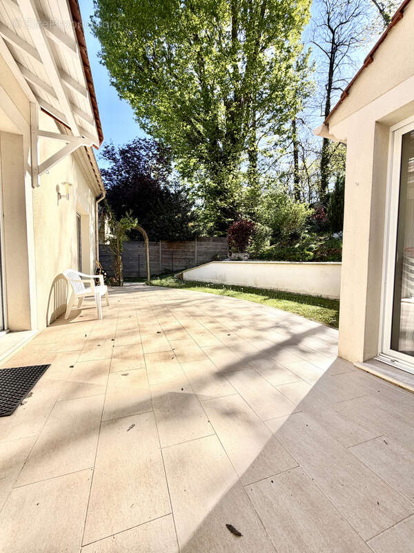 Maison à BURES-SUR-YVETTE