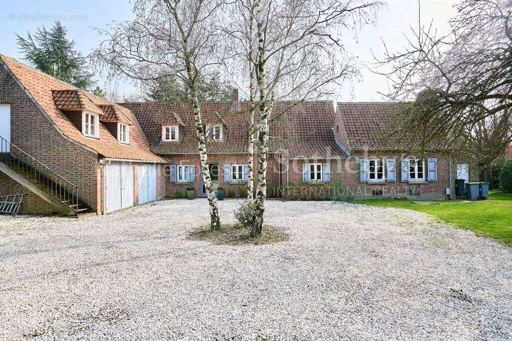 Maison à CROIX
