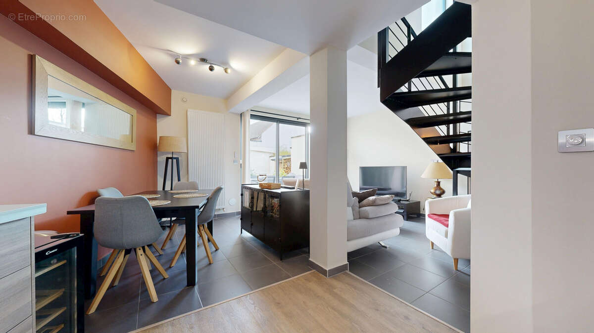 Maison à NEAUPHLE-LE-CHATEAU