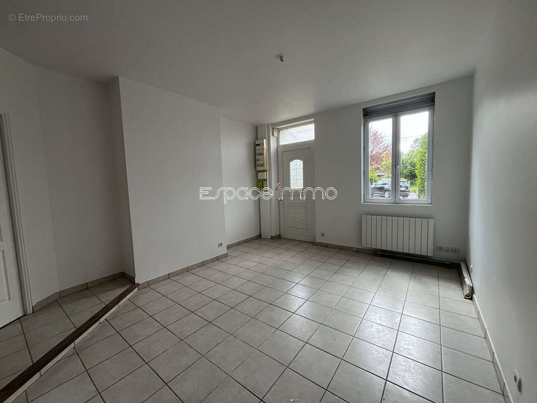 Ensemble immobilier vendu loué de deux maisons avec dépendances - 115m² - MONTVILLE - photo 3