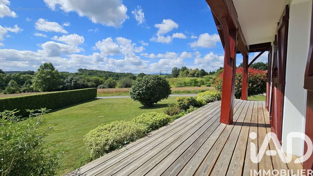 Maison 116 m² à Domezain-Berraute  - photo 8