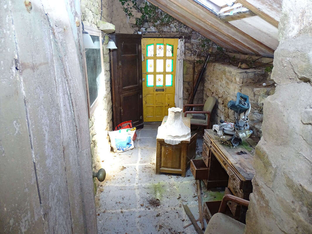 CÔTES-D'ARMOR.  Maison individuelle en pierre à rénover, proche de Saint-Nicolas-du-Pélem - photo 13