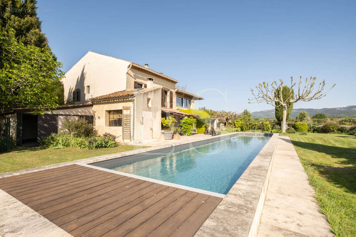 Maison à VAISON-LA-ROMAINE