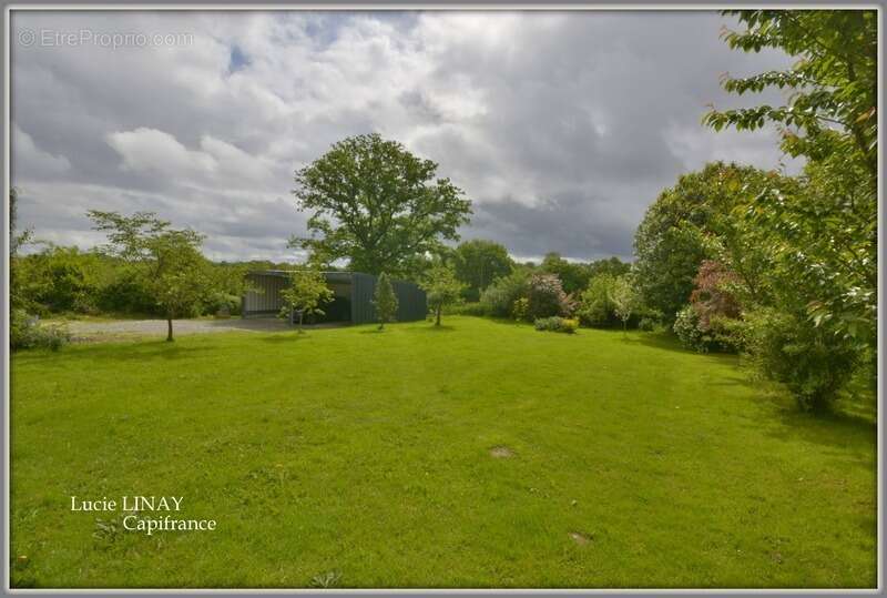 Maison en pierre sur plus de 1500m² de terrain - photo 2