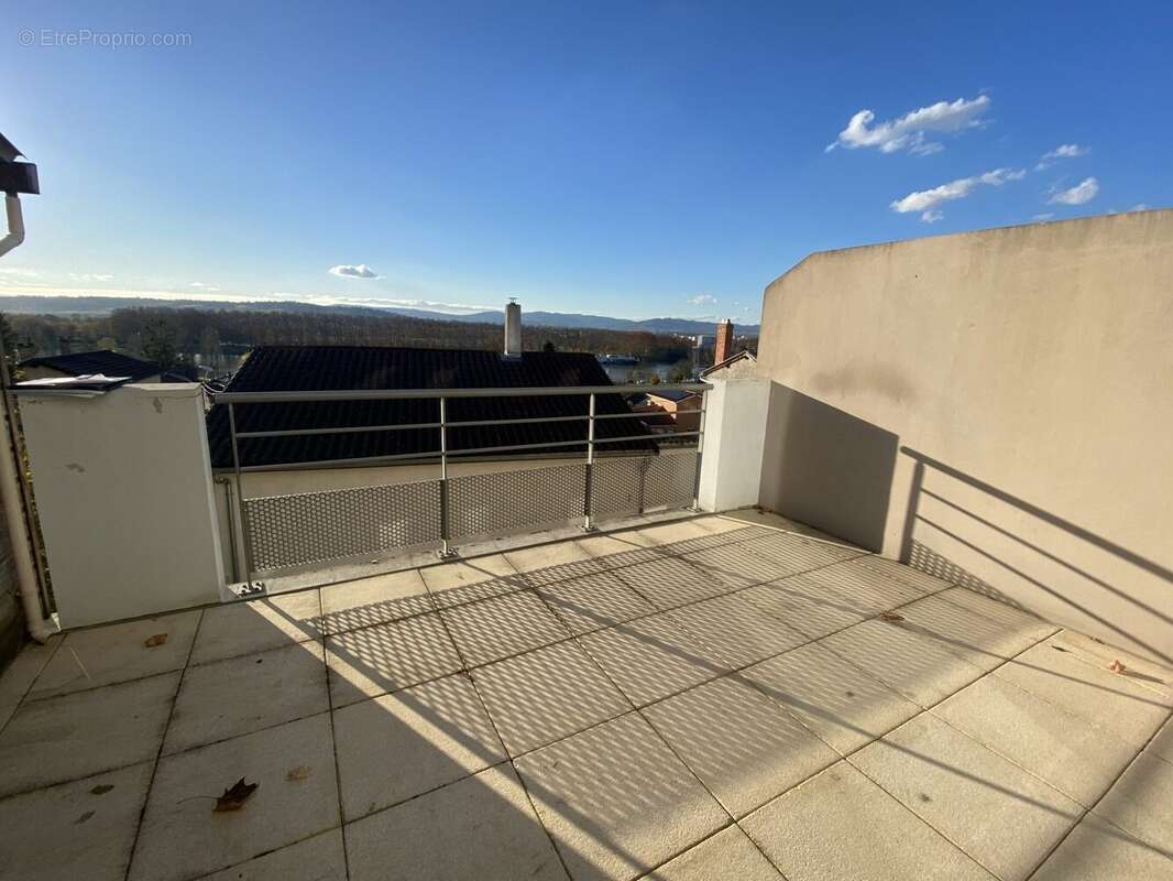 Appartement à JASSANS-RIOTTIER