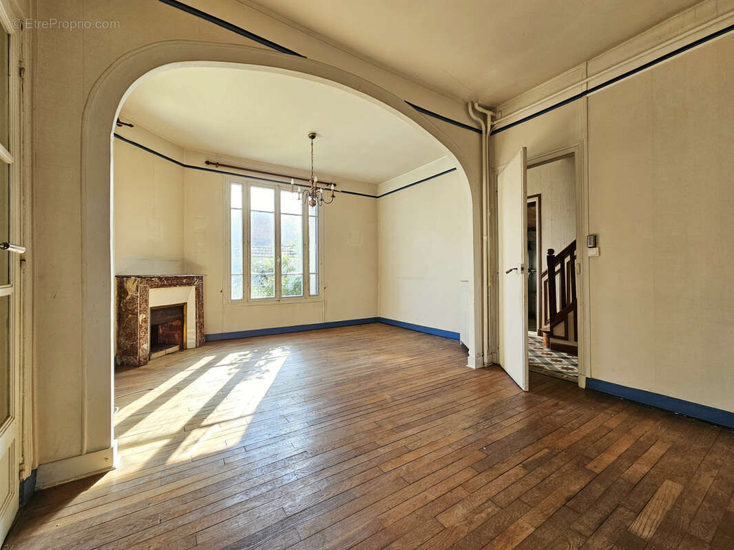 Maison à VILLECRESNES