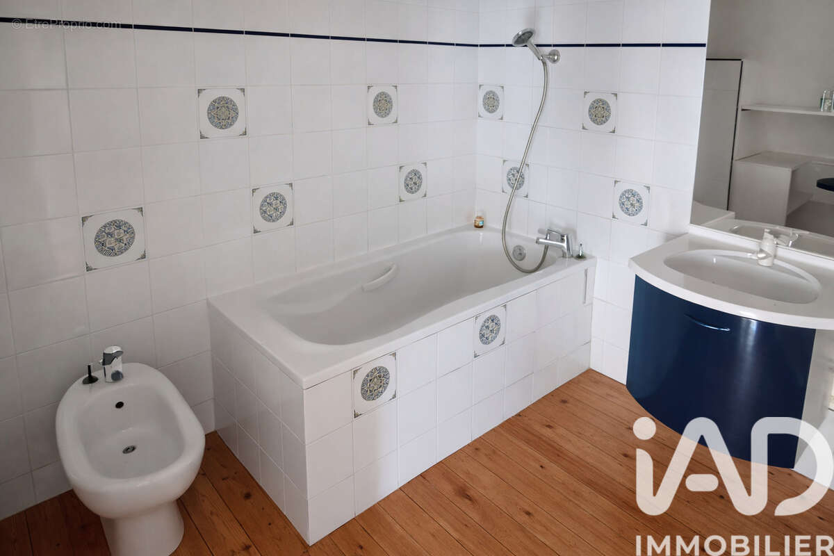 Appartement 170 m² à Lons-Le-Saunier  - photo 9