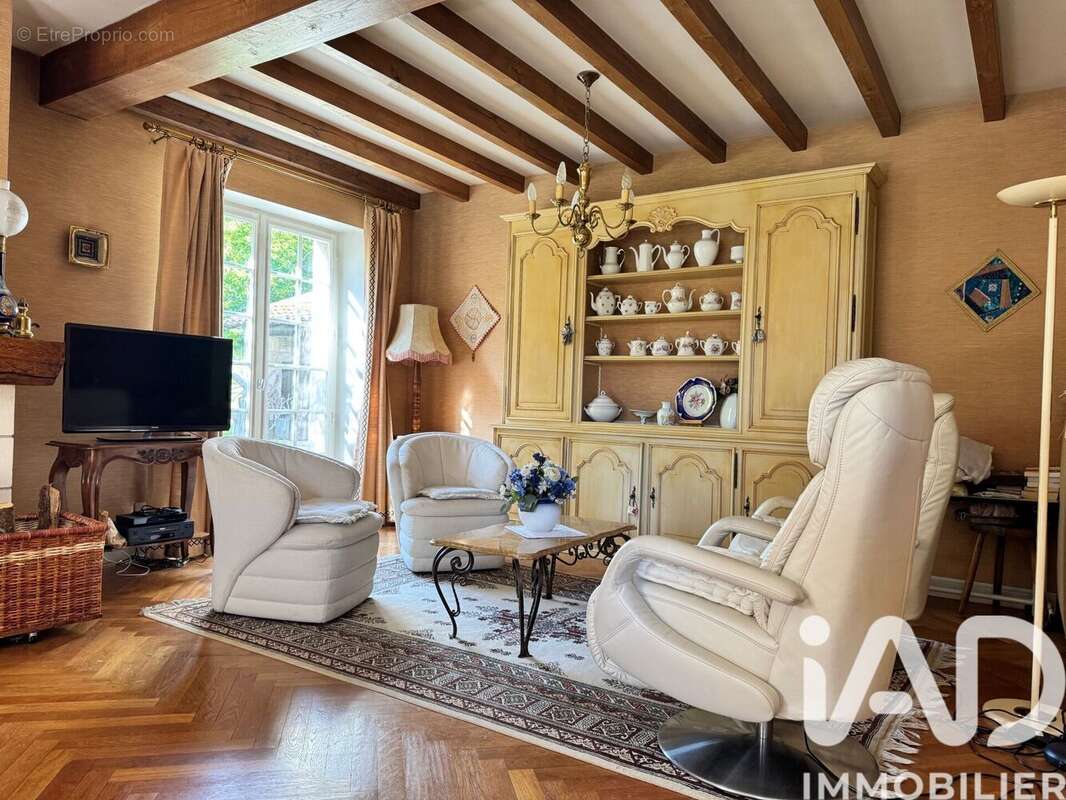 Maison 250 m² à Latronquiere  - photo 8