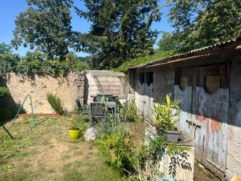 A vendre Maison de ville au coeur de BAGNERES DE BIGORRE avec un jardin  () - photo 12