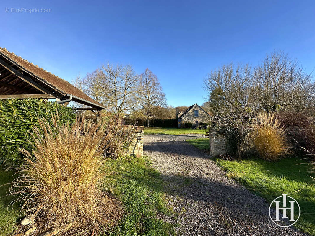 Maison à LIGNEROLLES