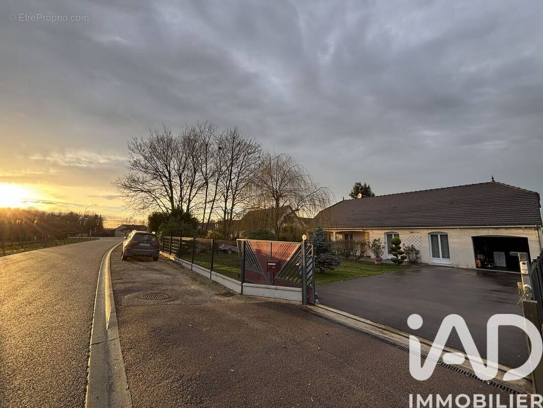 Photo 1 - Maison à SAINT-THIBAULT