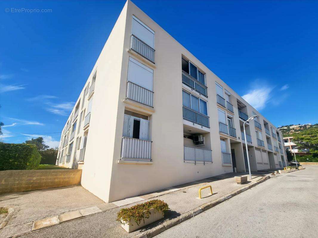 Appartement à SIX-FOURS-LES-PLAGES