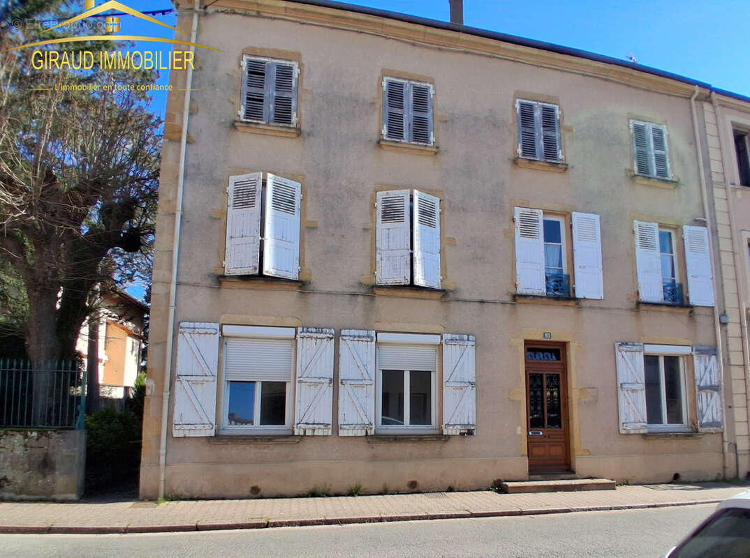 Appartement à CHARLIEU